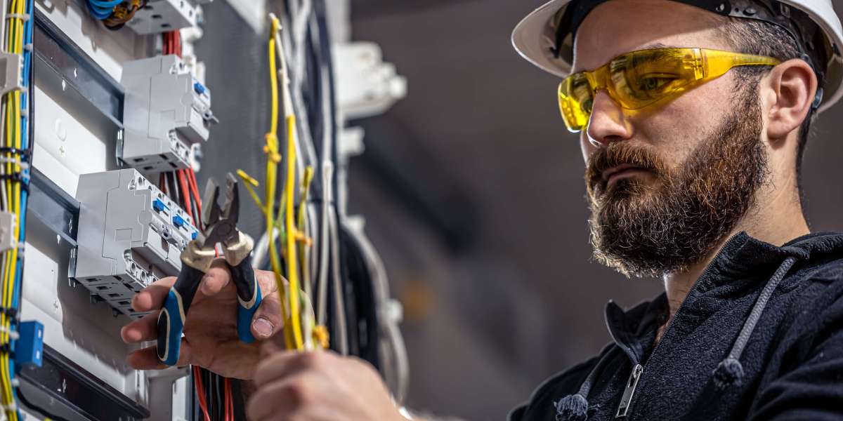 Common Electrical Issues That Need a Professional Electrician